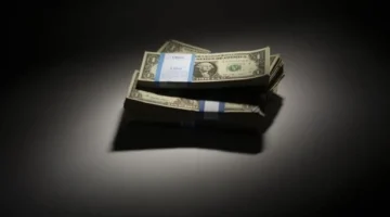 تحركات مفاجئة بمنتصف التعاملات.. سعر الدولار مقابل الجنيه المصري في البنوك اليوم الثلاثاء